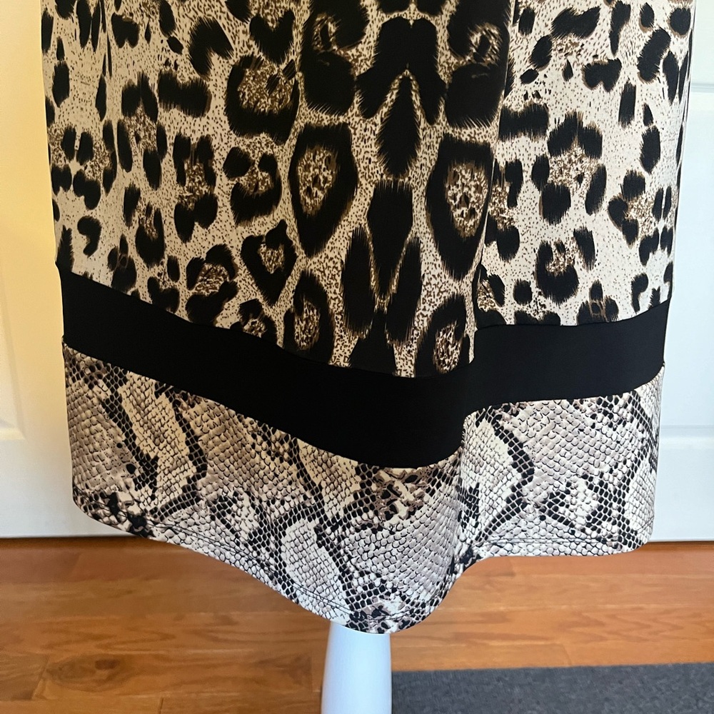 Dress With Snake Pattern - image 4